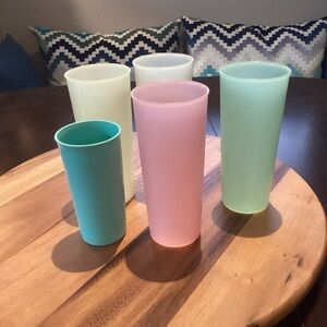 Tupperware vintage 70s nesting drinking cups set of 4 + 1. Series # 107 + 116.